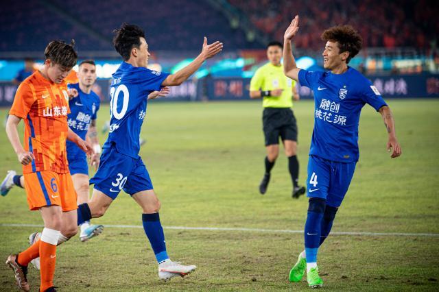 开云APP-泰山南征还得押宝郭田雨 当超级小生遇上同窗铁卫