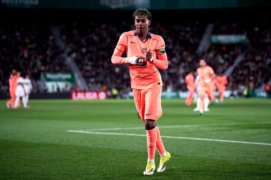 [图]西甲：亚马尔闪击破门费兰建功 巴萨3-1 埃尔切